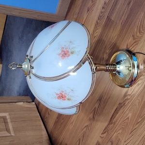 22" brass floral portable glass lamp Underwriters Laboratories Inc vintage